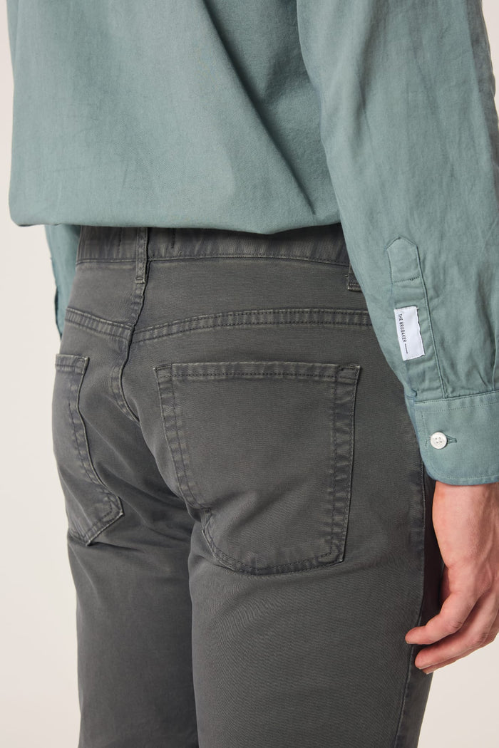 The 5 Pocket Gris Buitrago