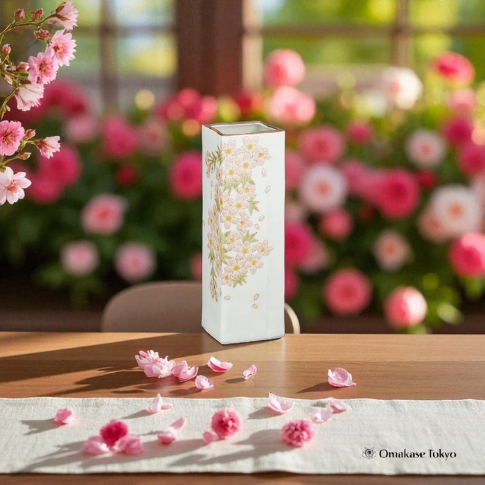 Kutaniyaki Kamamoto Seizangama Floral Vase