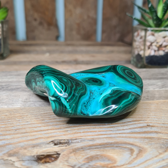 Earthstore® Medium Malachite & Chrysocolla Freeform display (255g 81x60x30mm) Namibia