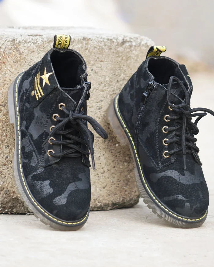 Boys camo sneakers with lace-up front and side zipper, dark gray-black