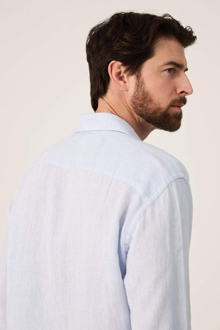The Guayabera Azul Cadaqués