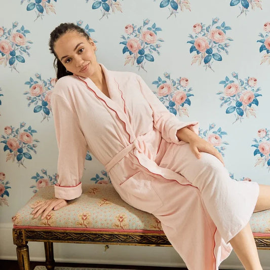 Weezie Long Lightweight Scallop Robe